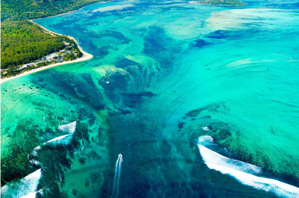 Offbeat Travel The Underwater Waterfall In Mauritius Getting There