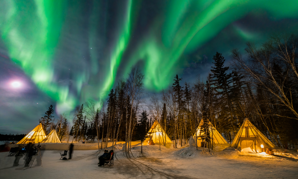  Top Domestic Destinations in Canada: Northerns lights in yellowknife, canada