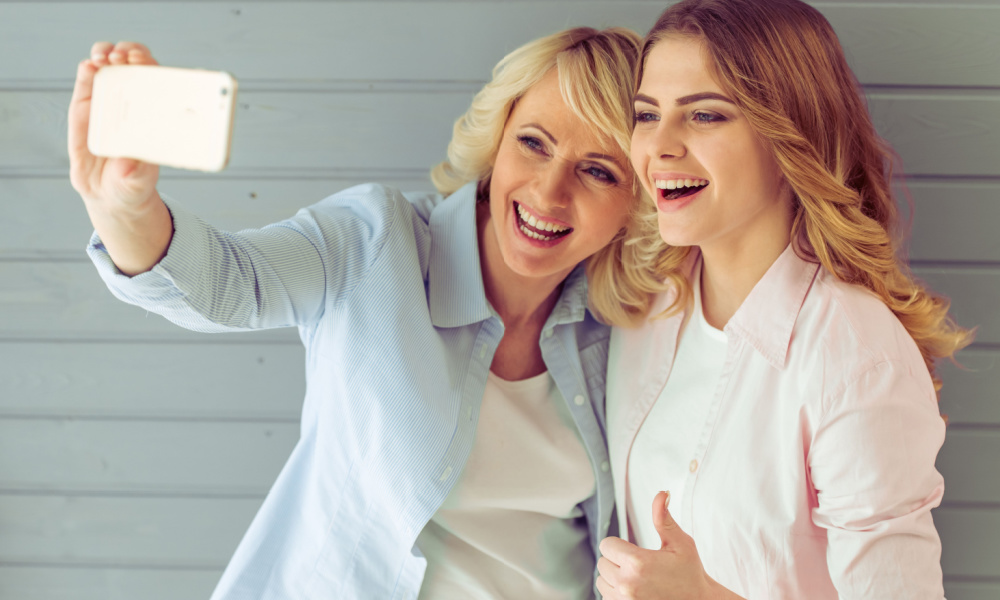 Planning Mom-Daughter Trip by taking pictures