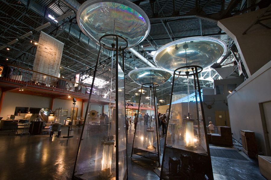 The Exploratorium by Alan Grinberg licensed under CC BY-NC-ND 2.0 DEED