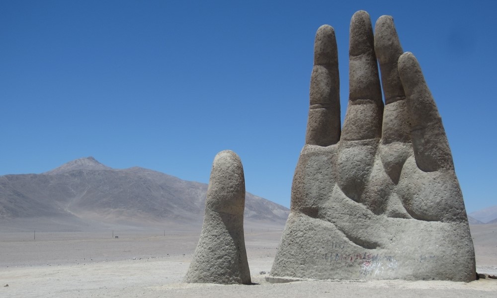 Mano del Desierto; a big hand