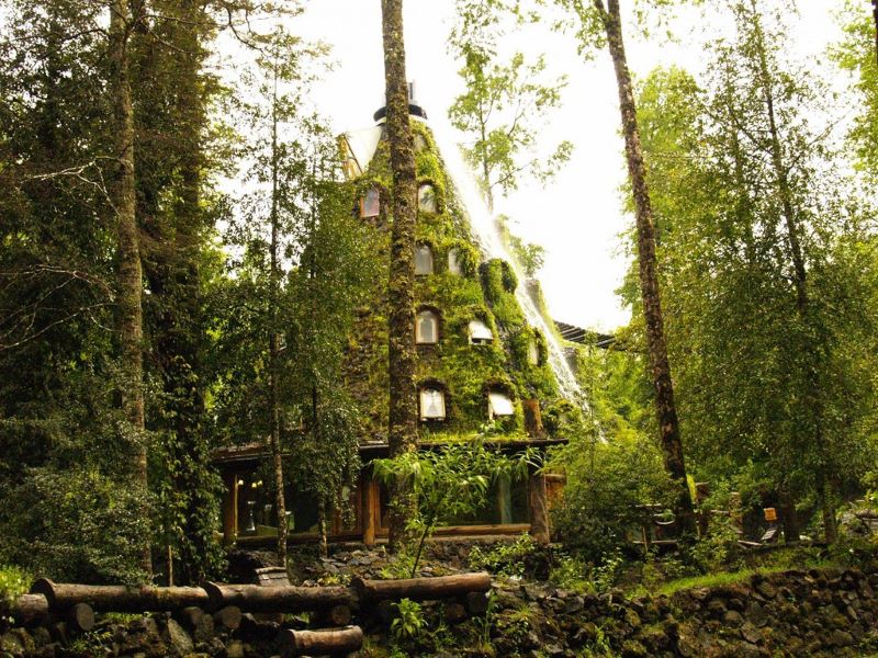 Magic Mountain Hotel, Chile