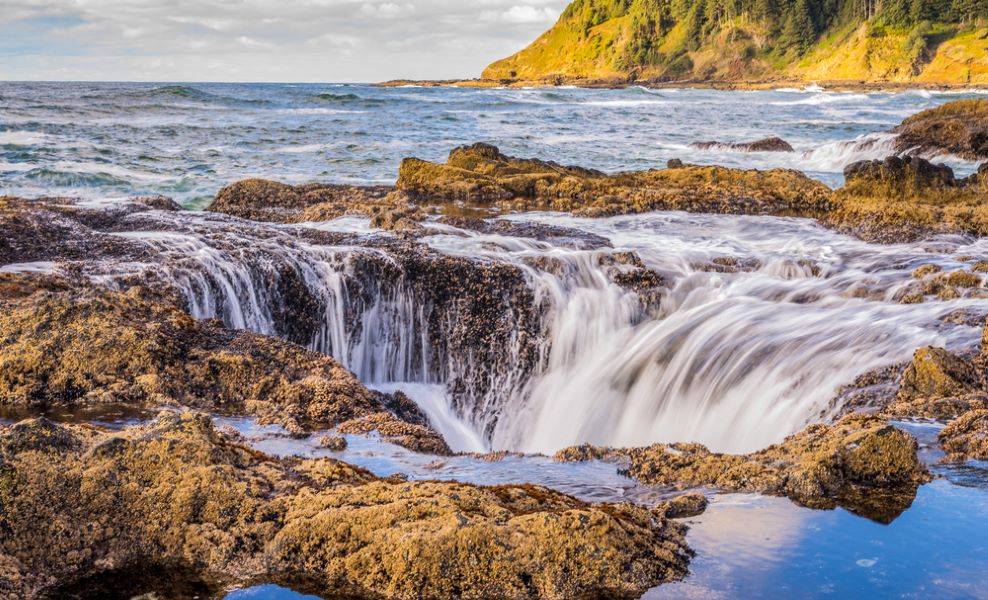 Thor's Well, Oregon, USA