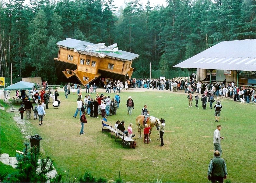 An exhibit at the Centre of Education and Promotion of the Region, in the village of Szymbark in Poland, the upside-down house was created by Daniel Czapiewski, president of wooden house manufacturing firm Danmar. The upside-down house is supposed to be an allegory of the former communist era versus more modern times.